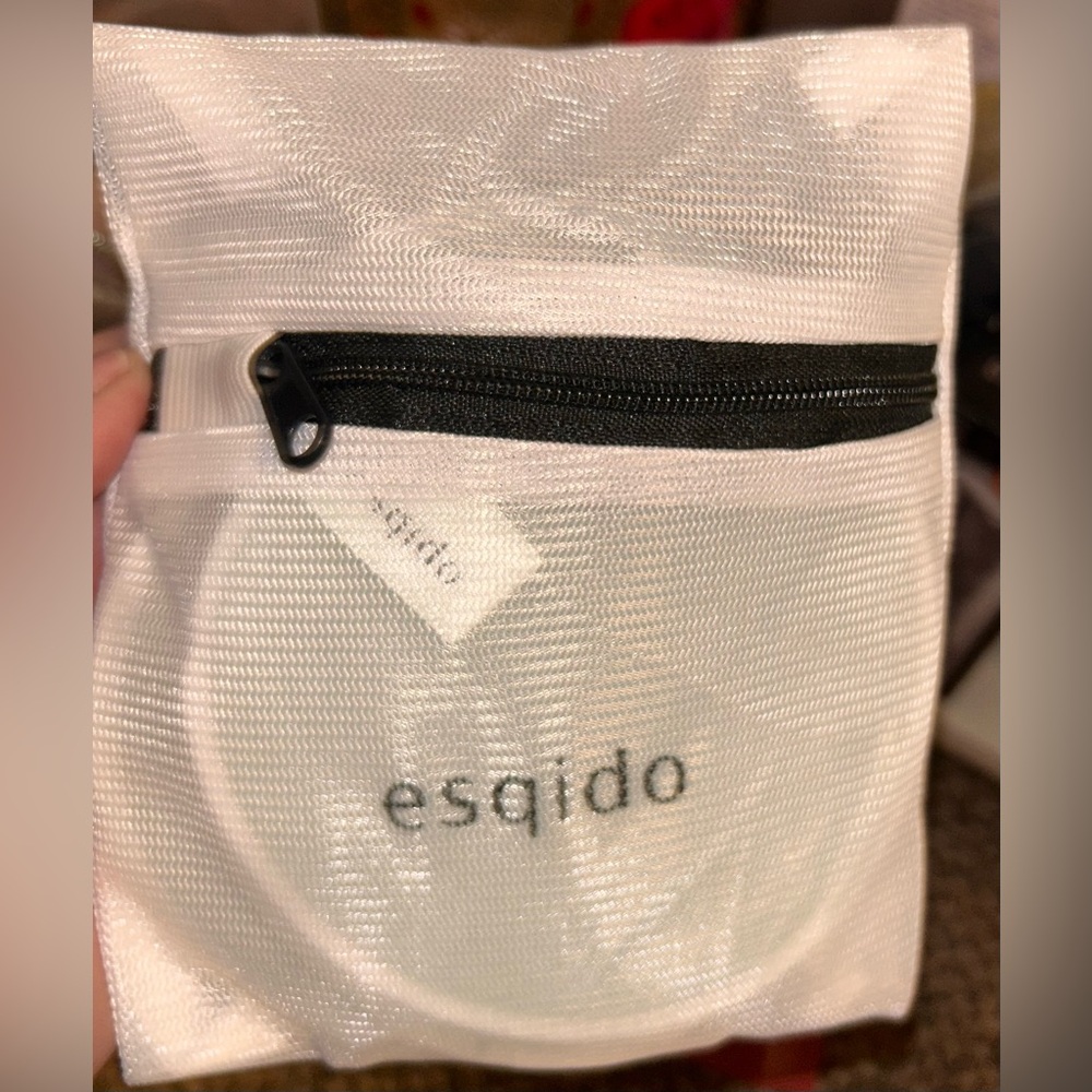 Esqido Reusable Makeup Rounds 5 pack. New